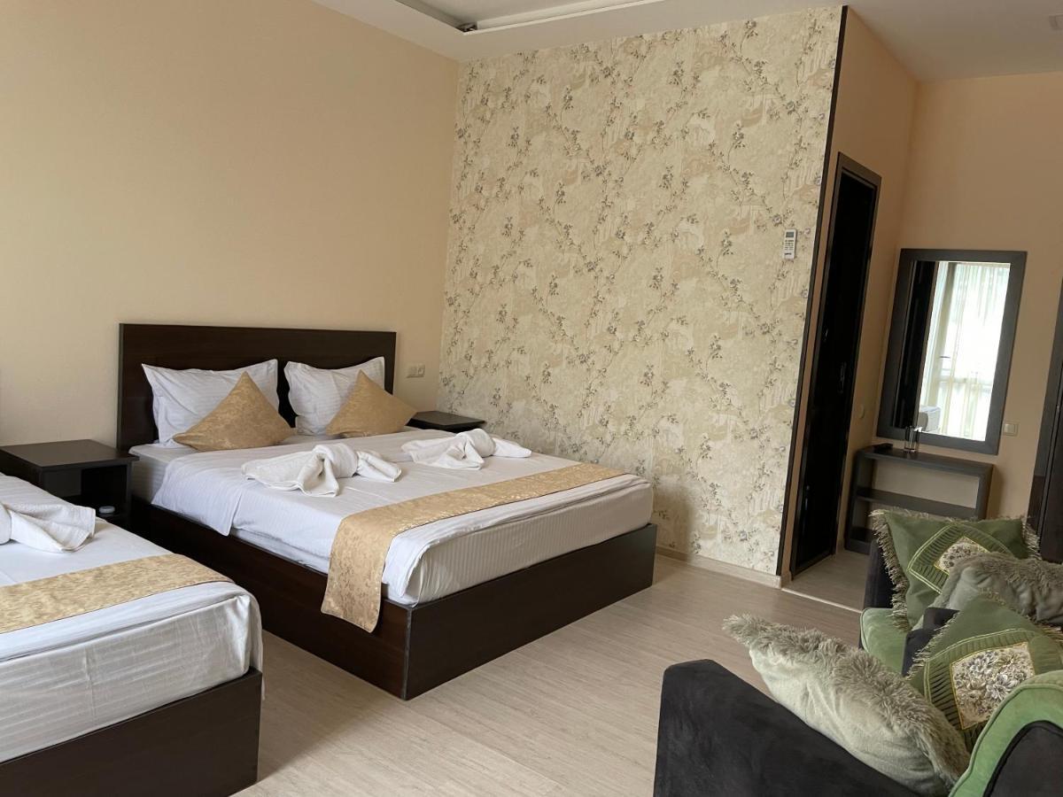 Kamar Hotel Ijevan Exterior photo